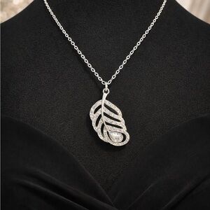Elegant Silver Rhinestone Feather Pendant Necklace